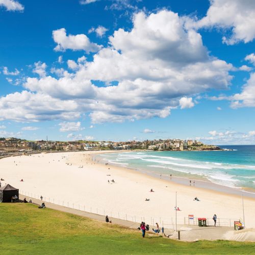 70024038_bondi-beach-in-sydney-australia